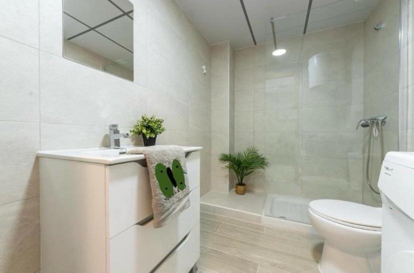 Aquario Rr18 Apartment Ла Пинеда Екстериор снимка