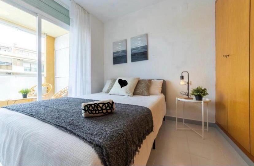 Aquario Rr18 Apartment Ла Пинеда Екстериор снимка