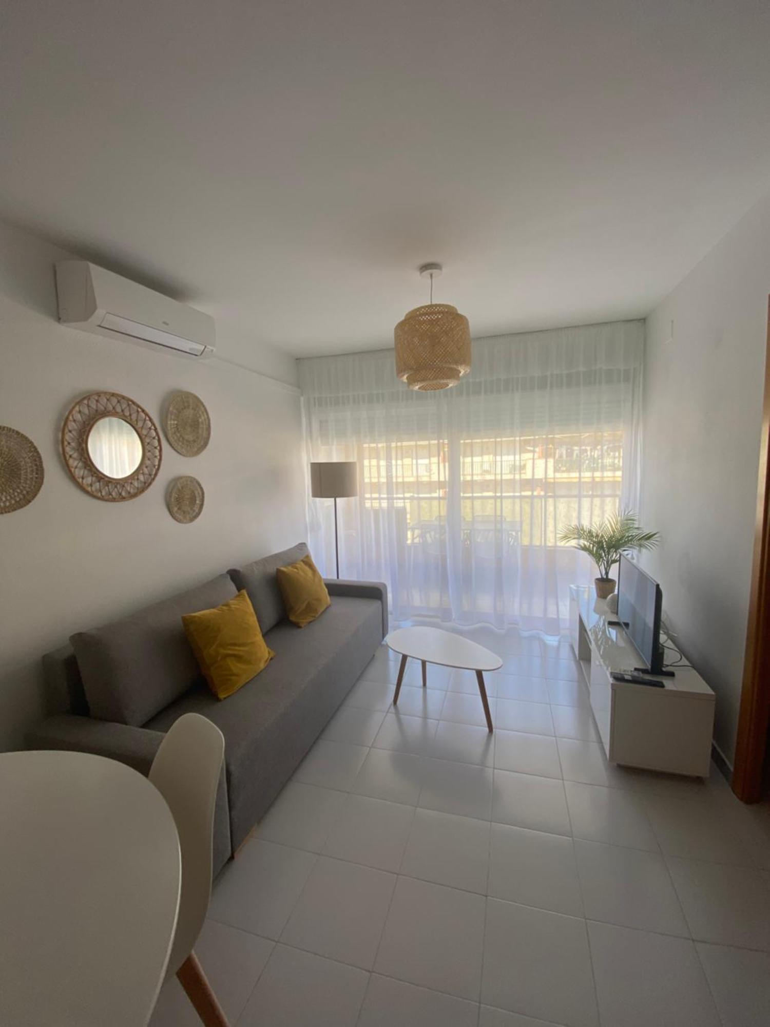 Aquario Rr18 Apartment Ла Пинеда Екстериор снимка