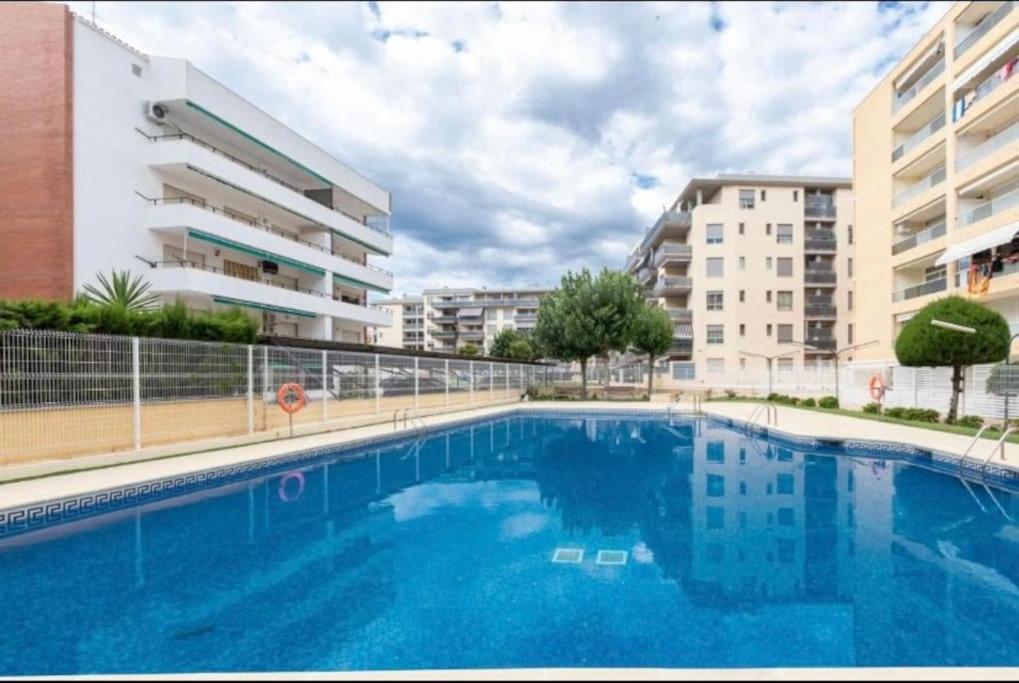 Aquario Rr18 Apartment Ла Пинеда Екстериор снимка
