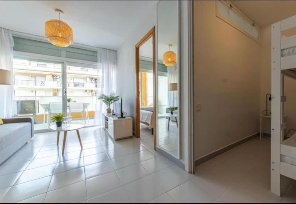 Aquario Rr18 Apartment Ла Пинеда Екстериор снимка