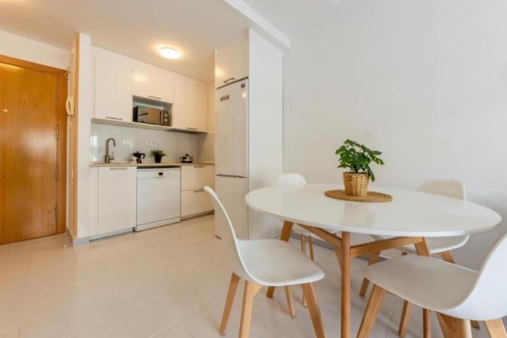 Aquario Rr18 Apartment Ла Пинеда Екстериор снимка