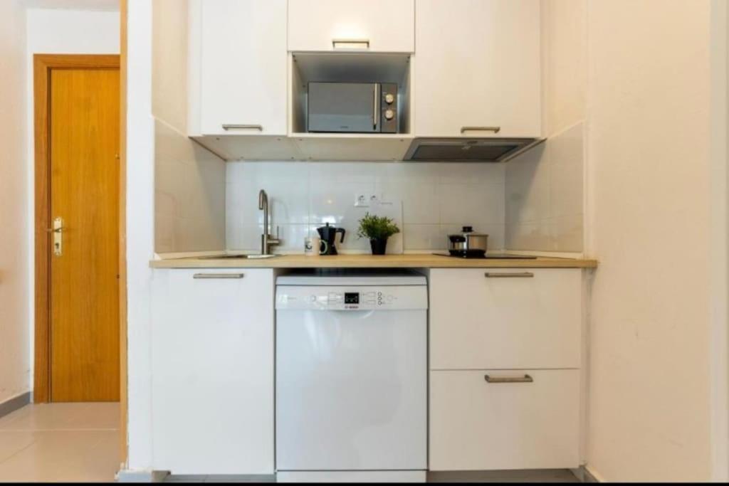 Aquario Rr18 Apartment Ла Пинеда Екстериор снимка