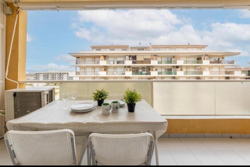Aquario Rr18 Apartment Ла Пинеда Екстериор снимка